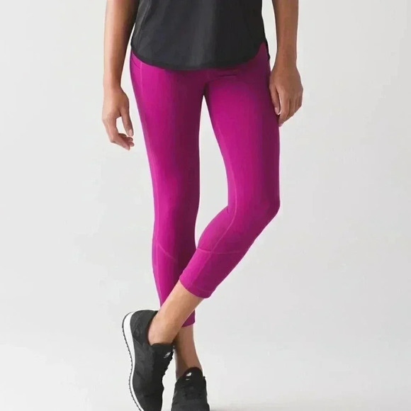lululemon athletica Pants - Lululemon Pace rival crop deep fuschia yoga athletic stretch casual crop tight 6
